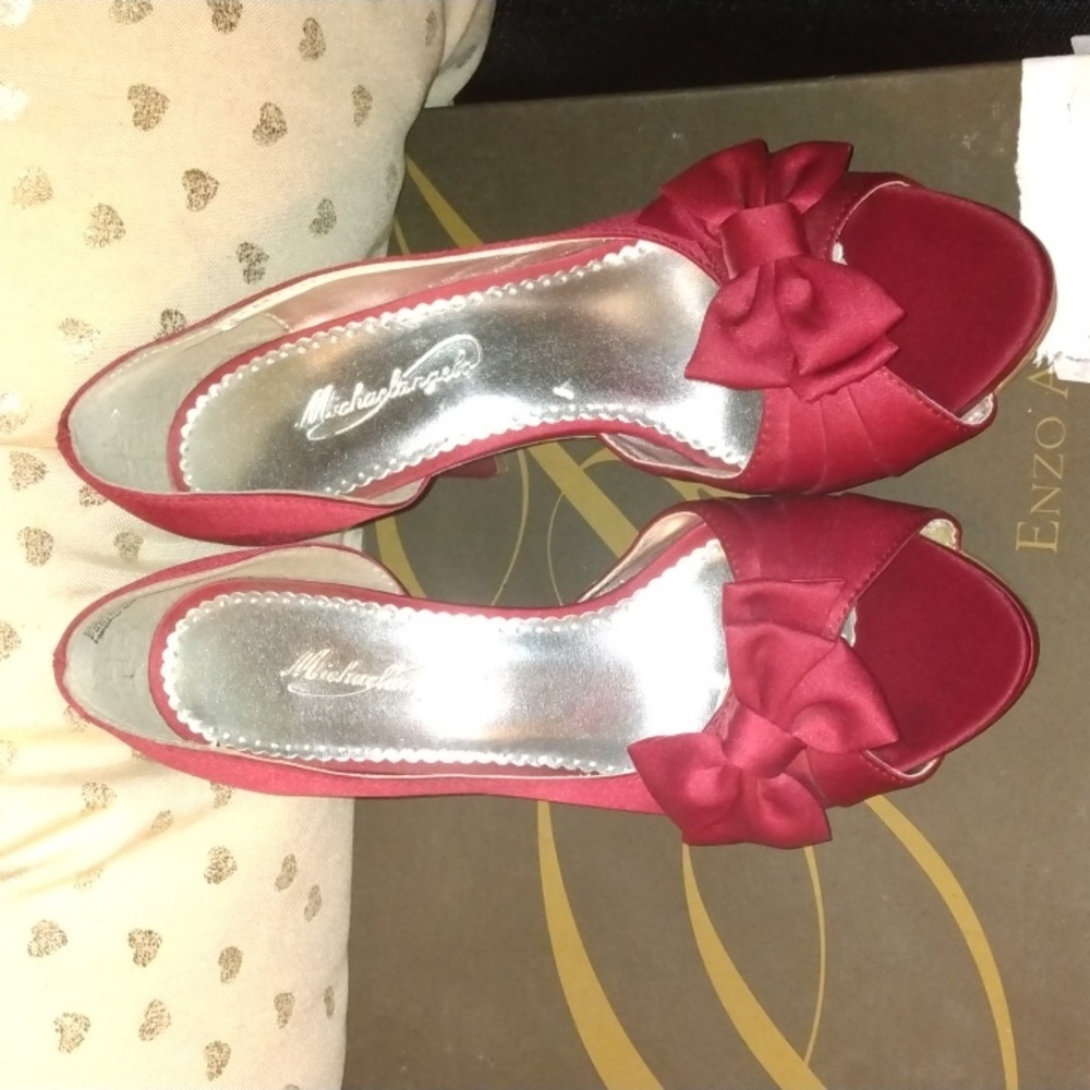 Michaelangelo women's red satin fabric heels sz 8.5